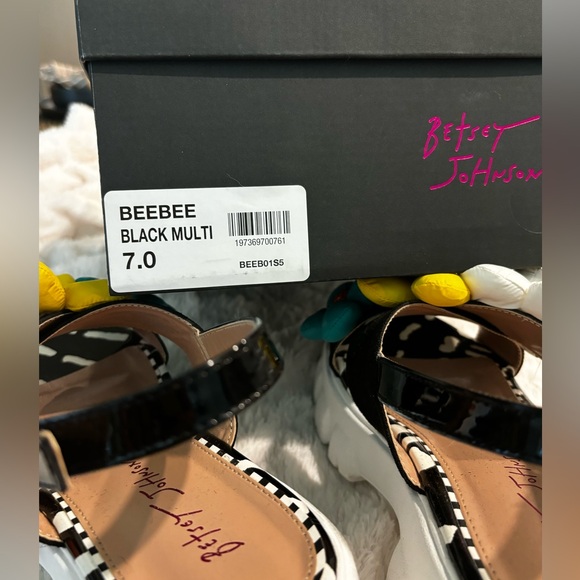 Betsey Johnson Sandals Excellent Like NEW Size 7 - Picture 6 of 10